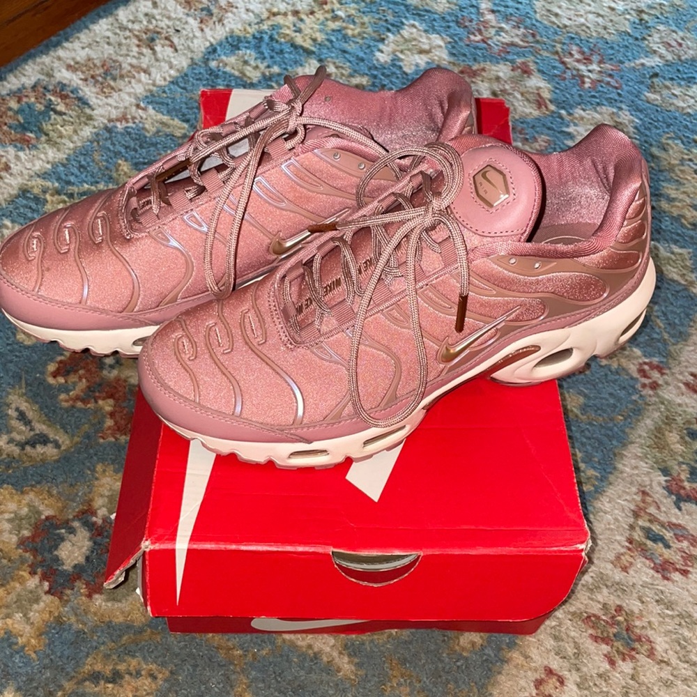 COPY - NWT ‘Rust Pink’ Women’s Nike Air Max Plus!